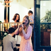 Ester Wiesnerova spieva